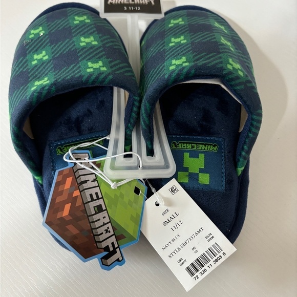 Minecraft Boys Slip Ons - Picture 3 of 3
